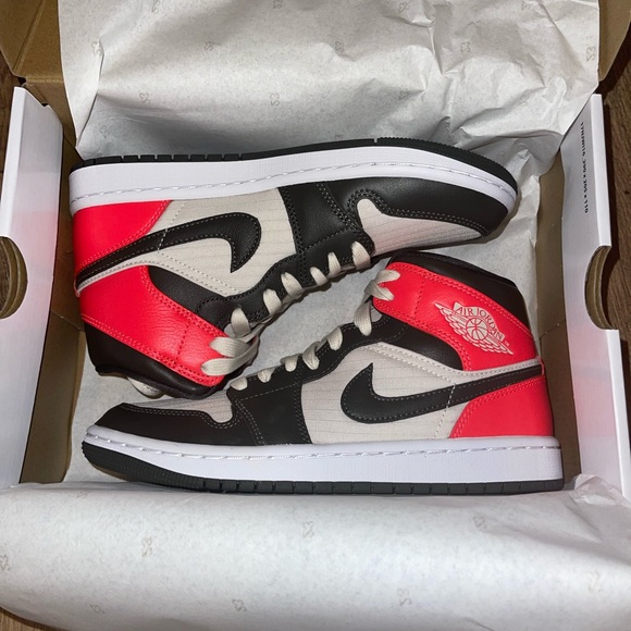 Jordan Shoes - Jordan 1 mid
